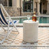 Weißer Outdoor-Keramik-Beistelltisch, einzigartiger Gartenhocker für Terrasse oder Balkon